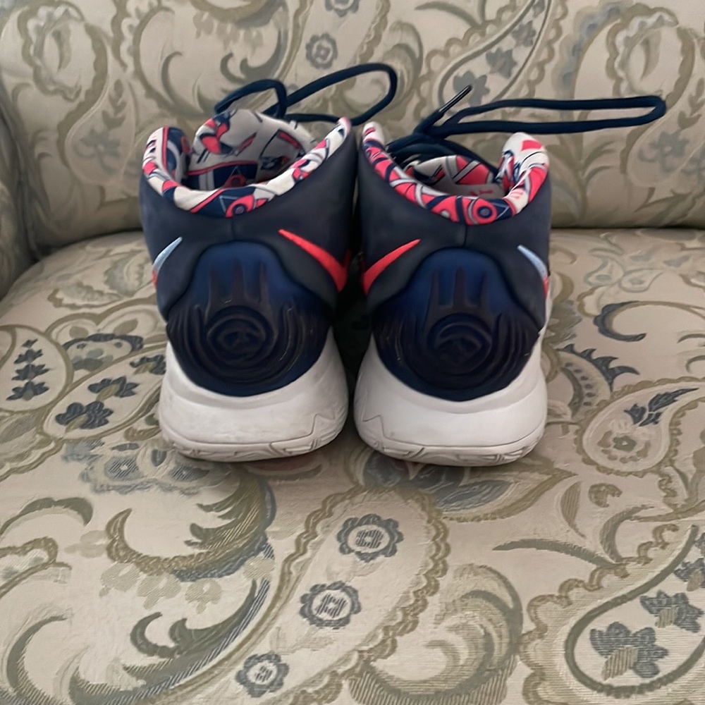 Kyrie Flytrap 8’s - image 4